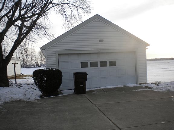 2-car garage