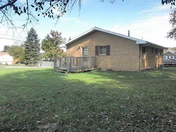 2nd image of 32 Blossom Dr