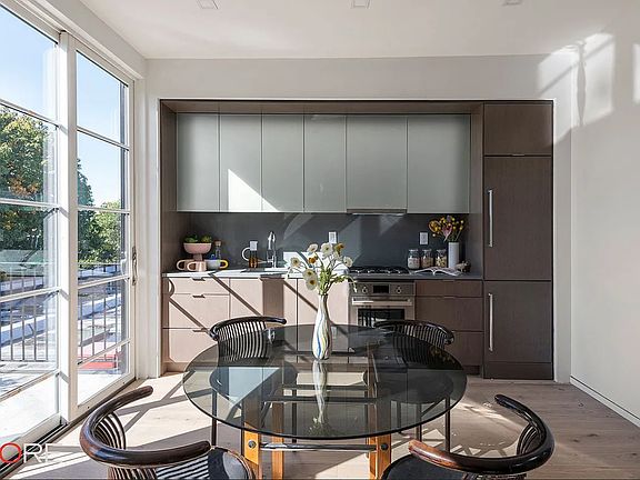 5th image of 121 Dikeman St APT 3R