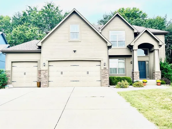 358 SE Wood Ln, Lees Summit, MO 64063