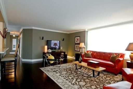 3rd image of 1325 N State Pkwy APT 21B