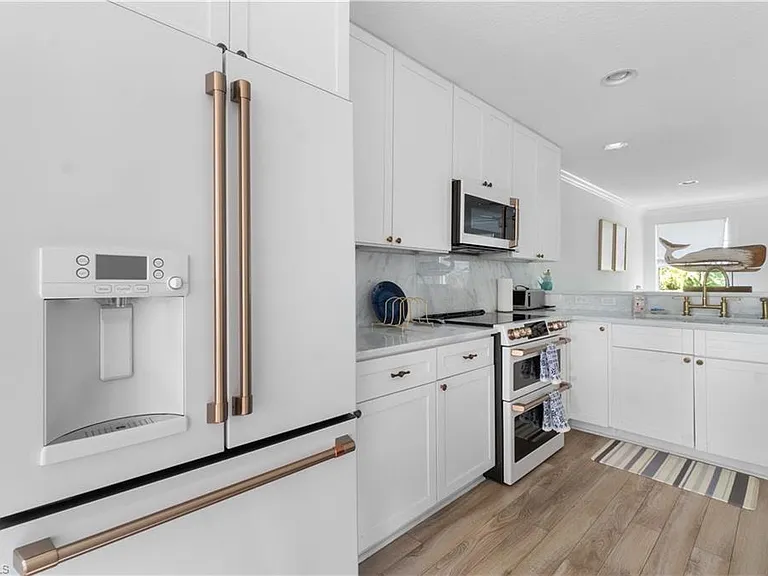 719 Park Ave — Photo 10