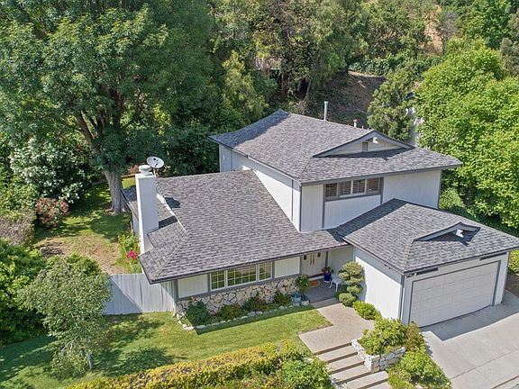 4th image of 3361 Berry Dr
