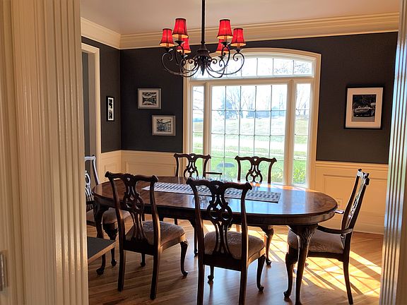 4th image of 904 Westchester Way