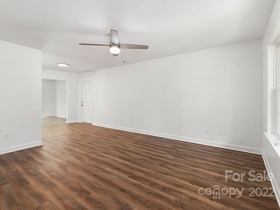 5th image of 176 Swann Crossing Ln