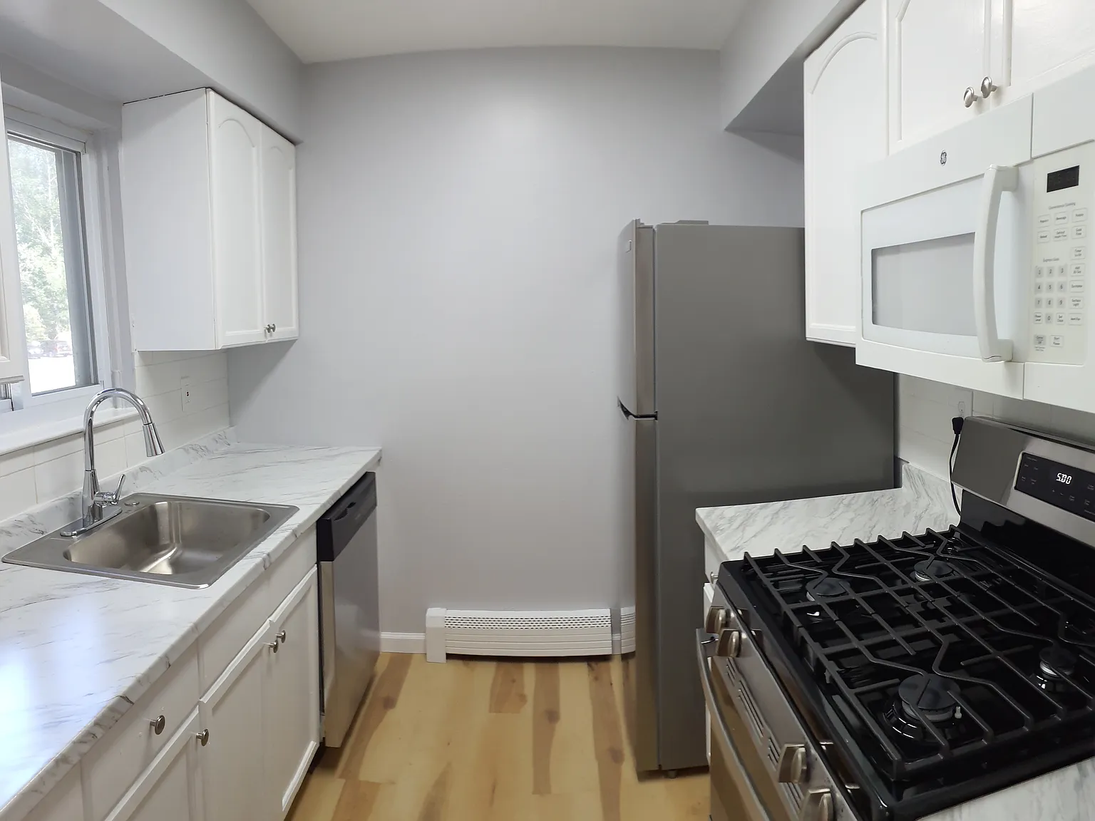 2 bed, 1.5 bath, 1025 sqft, $2,350 — Photo 4