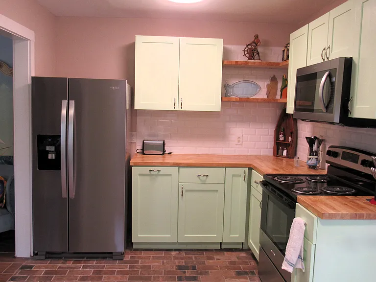 132 Saint John Ave — Photo 11
