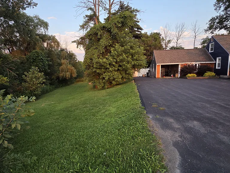 5746 S Bay Rd — Photo 4