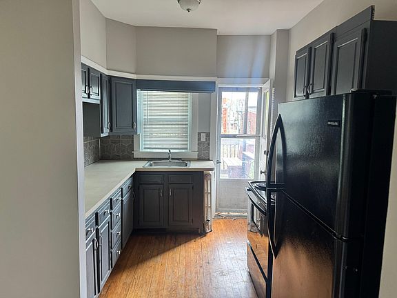 2nd image of 307 W 18th St #2