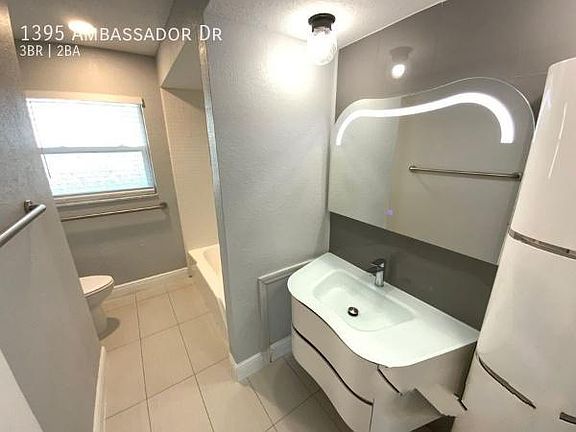 3rd image of 139 Ambassador Dr