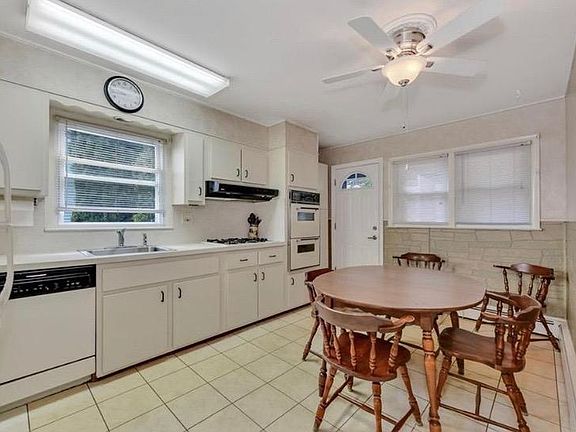 4th image of 263 Mary Lou Ave Floor 1