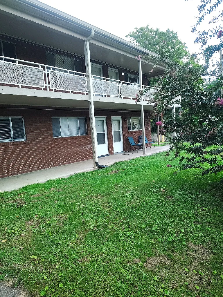 Holston Apartments — Photo 4