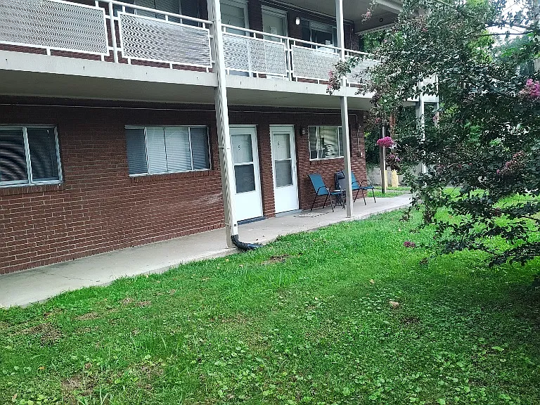 Holston Apartments — Photo 4