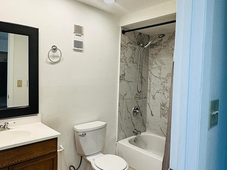 480 NW 20th St #3020 — Photo 5