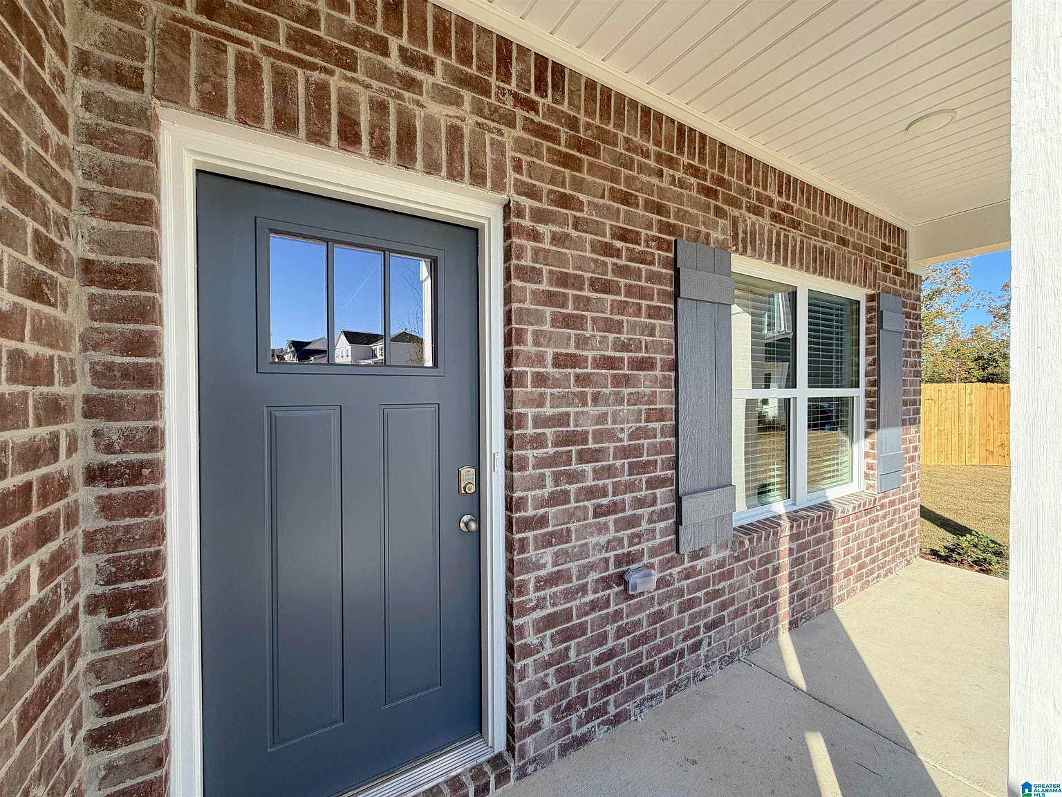 4 bed, 2.5 bath, 2339 sqft, $2,595 — Photo 3