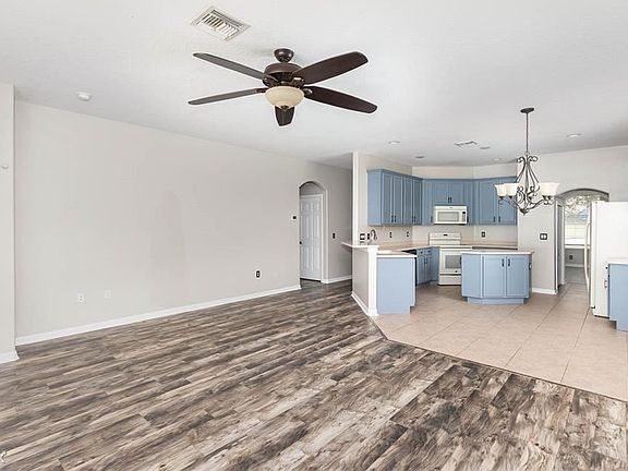 5th image of 33308 Irongate Dr