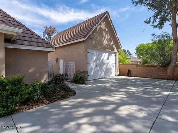 2nd image of 4107 Paddock Way