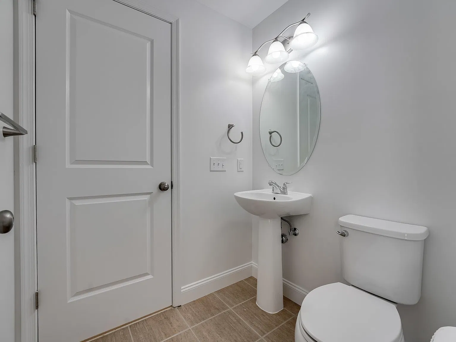 4 bed, 3.5 bath, 2250 sqft, $5,000 — Photo 4
