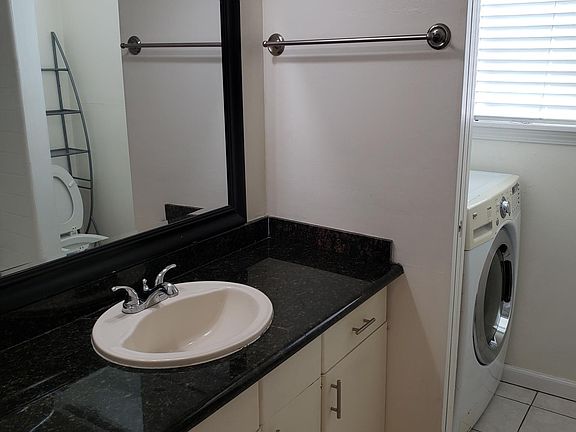 5th image of 1351 Castlemont Ave #4
