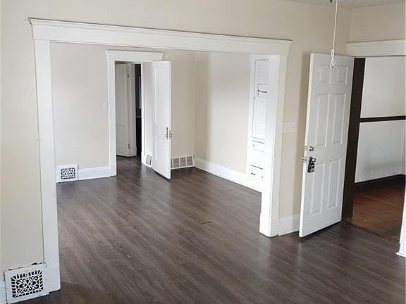 3rd image of 2701 Seymour Ave