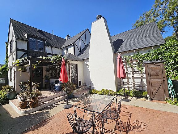3rd image of 1289 Coast Village Cir