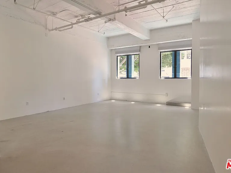 849 S Broadway #M02 — Photo 2