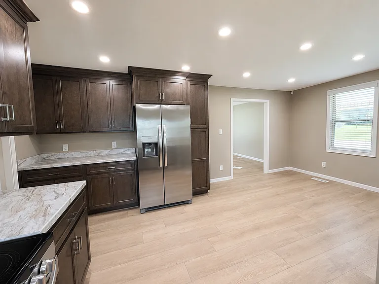 5569 Winchester Rd — Photo 17