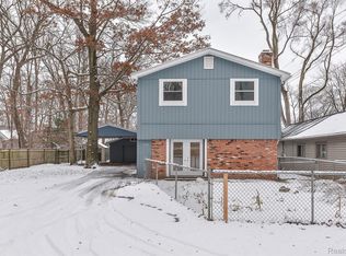 336 Beachway St, Whitmore Lake, MI 48189
