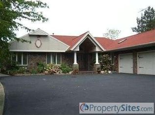 10333 Lakeshore Dr, West Olive, MI 49460