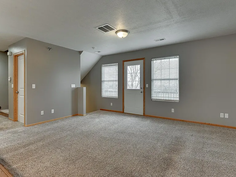 6758 S 181st Ct — Photo 9