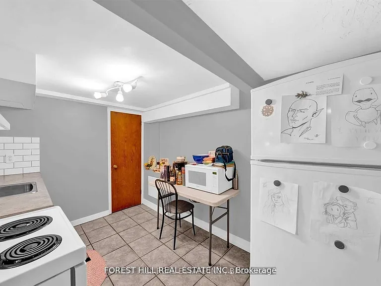 996 Bayview Ave #LOWER — Photo 13