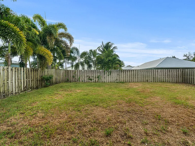 17735 Carver Ave — Photo 28