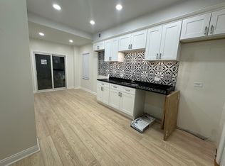 1507 W Nelson St #2, Chicago, IL 60657