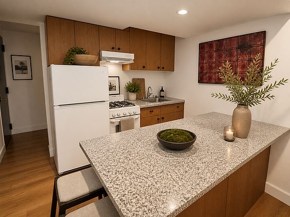 3rd image of 64 W 70th St APT 2A