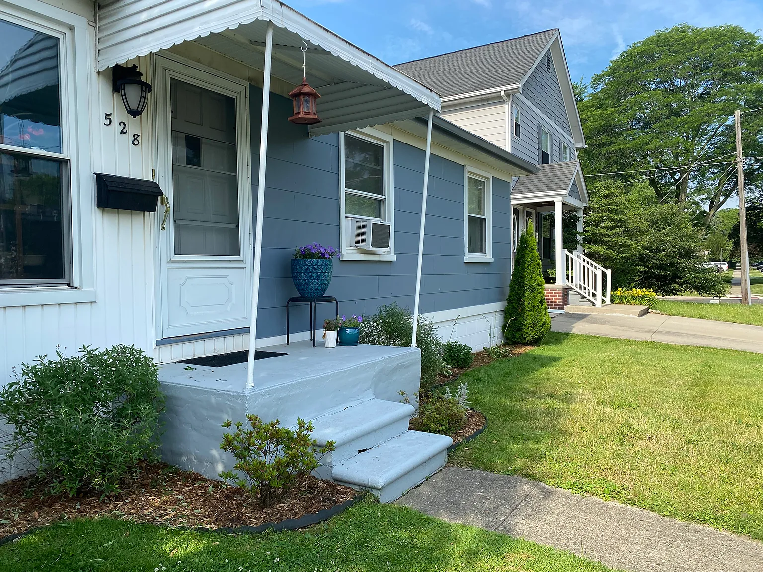 3 bed, 896 sqft, $1,690 — Photo 3