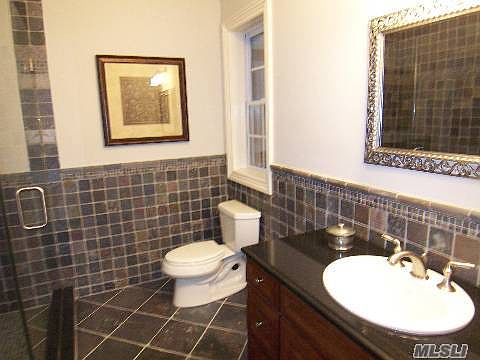 4th image of 18 Nicole Ct #18