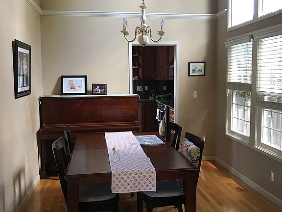 5th image of 1082 Robbia Dr