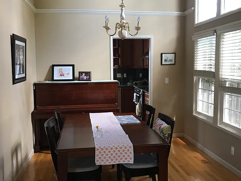 1082 Robbia Dr — Photo 5