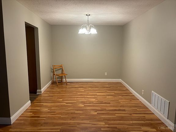 4th image of 5211 S Eaglesnest Dr #76