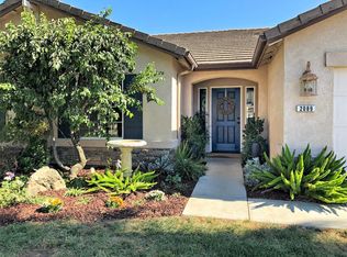 2089 W Hampton Dr, Hanford, CA 93230