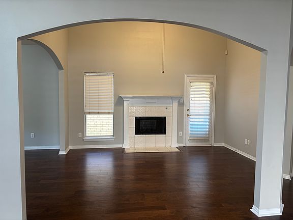 4th image of 1332 W Branch Hollow Dr