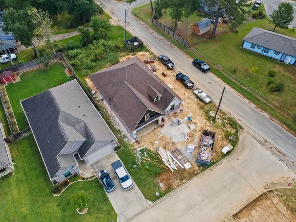 300 Long Leaf, Silsbee, TX 77656