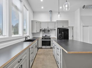 611 Greenleaf Ave, Burlington, WA 98233