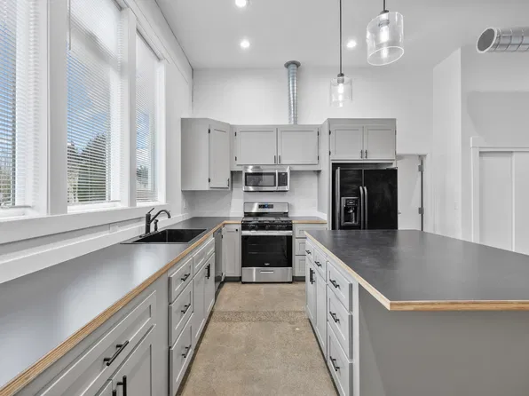 611 Greenleaf Ave, Burlington, WA 98233