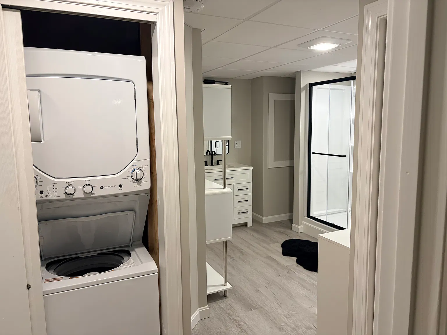 1 bed, 1300 sqft, $1,600 — Photo 2