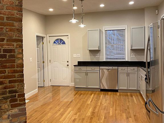 2nd image of 13 Brighton St #3