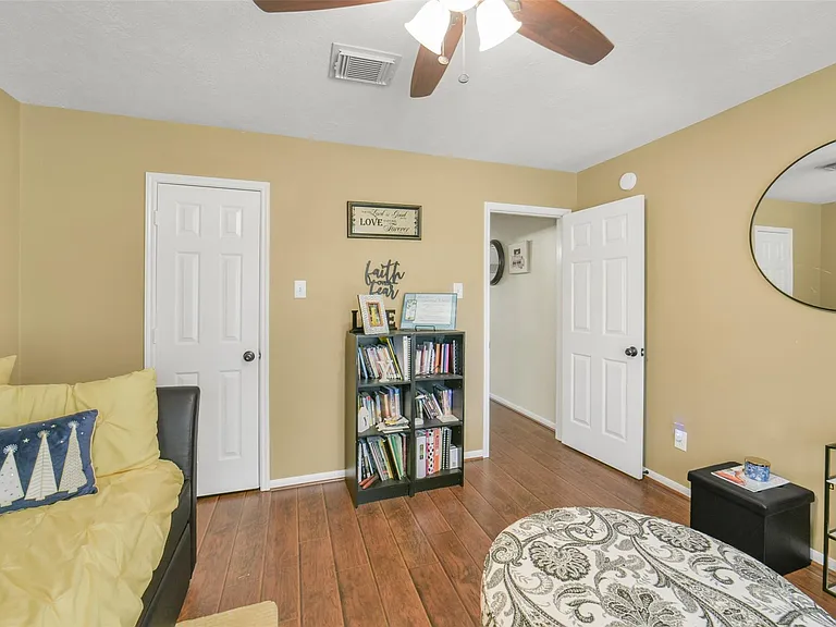 2103 Blue Water Bay Dr — Photo 34