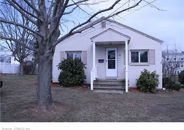 2nd image of 32 Saltaire Dr