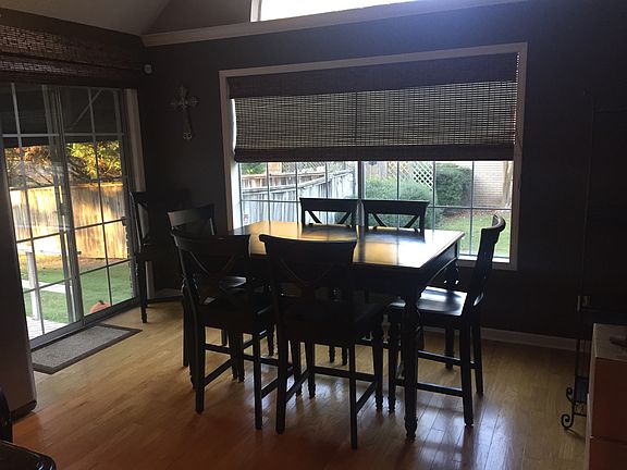 3rd image of 338 Glenwood Dr