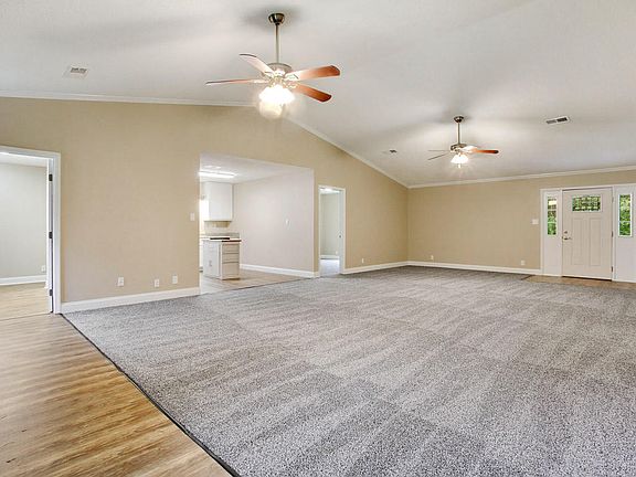 3rd image of 1408 Lark Dr